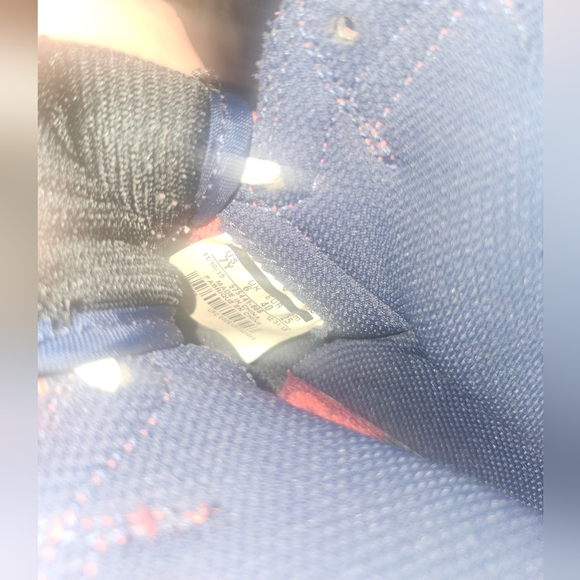 Nike Air Jordan 1 Retro Red - Picture 7 of 7